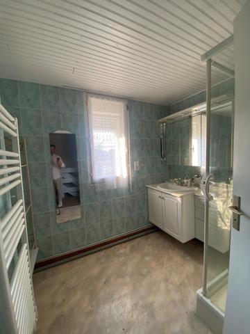 SEMUSSAC PROCHE CENTRE VILLE MAISON 3 PIECES AVEC GRAND HANG