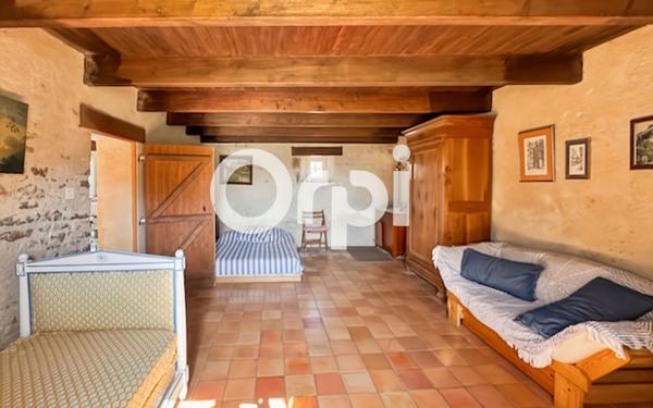 Maison à vendre    7 pièces •  Jard-sur-Mer