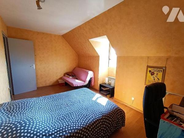 TRENTE CINQ  NOTAIRES - en sortie d'agglomération - cette maison indépendante d'environ 125 m² ...