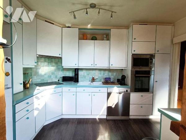 TRENTE CINQ  NOTAIRES - en sortie d'agglomération - cette maison indépendante d'environ 125 m² ...