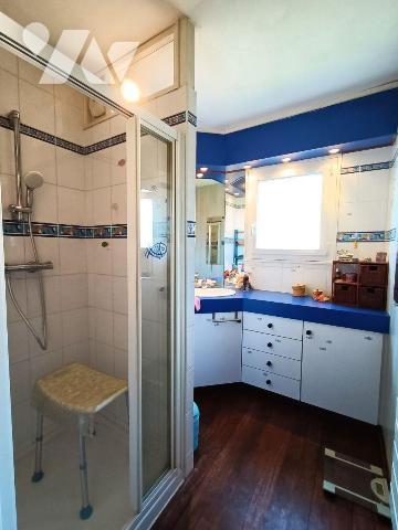 TRENTE CINQ  NOTAIRES - en sortie d'agglomération - cette maison indépendante d'environ 125 m² ...