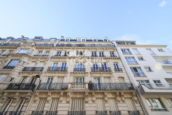 Appartement Paris 4 pièce(s) 97.01 m2