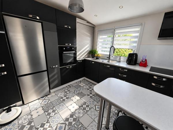 Maison à LA CHAIZE-LE-VICOMTE, 85310 - 5 pièces 134m²