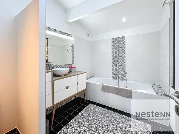 Maison contemporaine à vendre à Bruges hypercentre - 5 pièces, 3 chambres