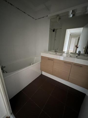 SAINT AVE Appartement 3 pièces 61 m²