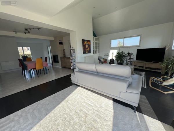 Maison à vendre à Châteaugiron en Ille-et-Vilaine (35410), ref : VM2482-35018