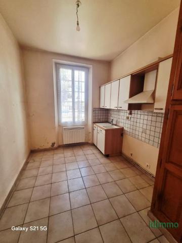 Rare Les Arcs centre belle maison de charme composée de 3 appartements et garage véranda dépendances sur 259m  Les Arcs (83460)