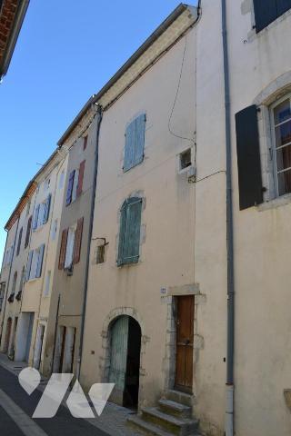 MAISON DE VILLAGE A RENOVER