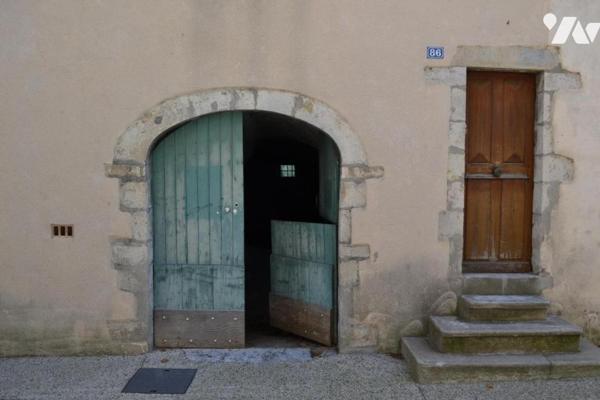 MAISON DE VILLAGE A RENOVER