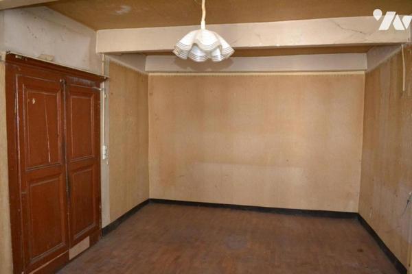 MAISON DE VILLAGE A RENOVER