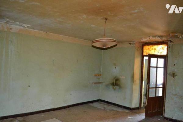 MAISON DE VILLAGE A RENOVER