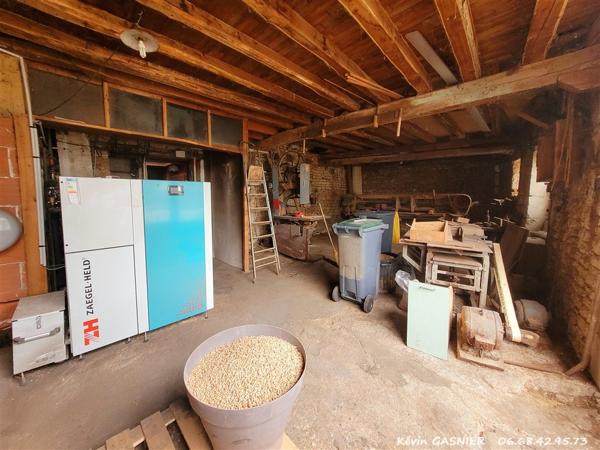 MONTJEAN (16240) : Maison de campagne 126m2 avec garage et atelier d'artisans