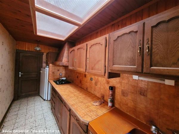 MONTJEAN (16240) : Maison de campagne 126m2 avec garage et atelier d'artisans