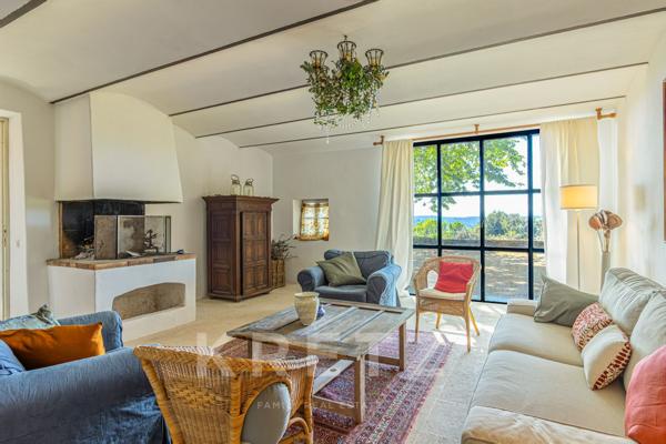 Authentique Ferme Provençale en pierre — Vue panoramique d’exception sur le Mont Ventoux