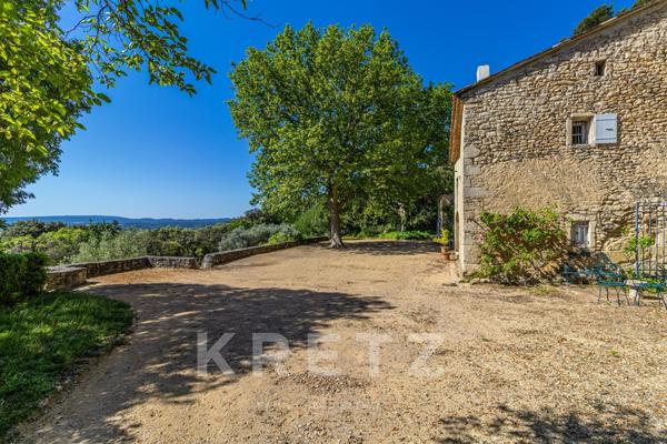 Authentique Ferme Provençale en pierre — Vue panoramique d’exception sur le Mont Ventoux