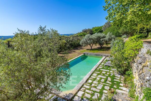 Authentique Ferme Provençale en pierre — Vue panoramique d’exception sur le Mont Ventoux