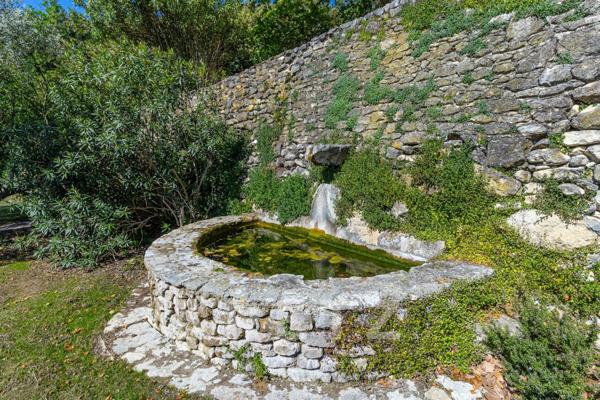 Authentique Ferme Provençale en pierre — Vue panoramique d’exception sur le Mont Ventoux