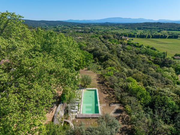 Authentique Ferme Provençale en pierre — Vue panoramique d’exception sur le Mont Ventoux