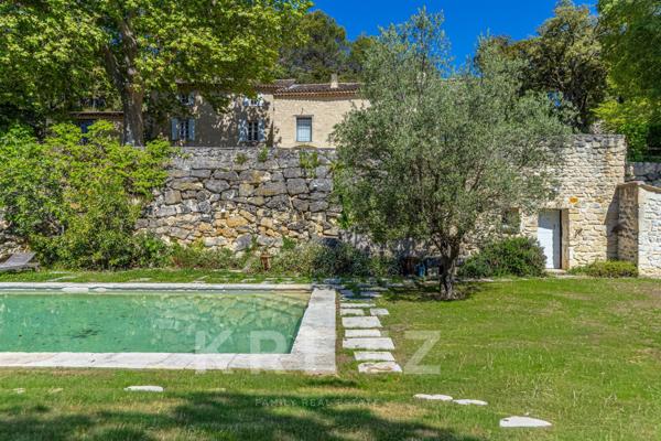 Authentique Ferme Provençale en pierre — Vue panoramique d’exception sur le Mont Ventoux