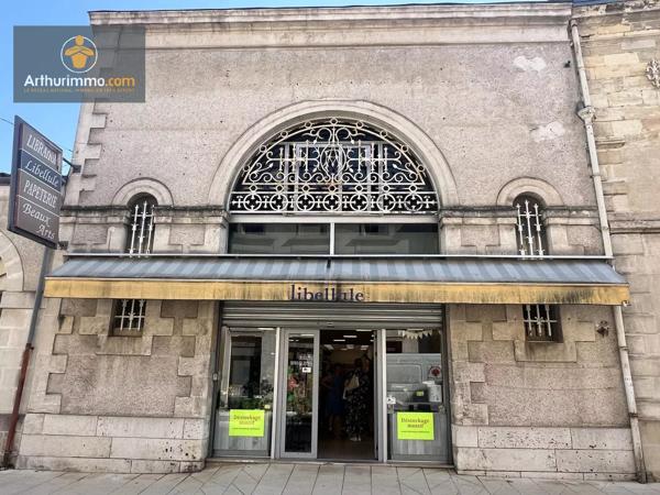 Vente                                                      Local commercial
                        
                     3 pièces                      450 m2                     à Marmande