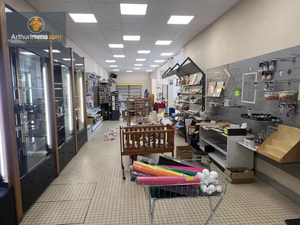 Vente                                                      Local commercial
                        
                     3 pièces                      450 m2                     à Marmande