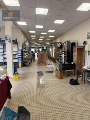Vente                                                      Local commercial
                        
                     3 pièces                      450 m2                     à Marmande