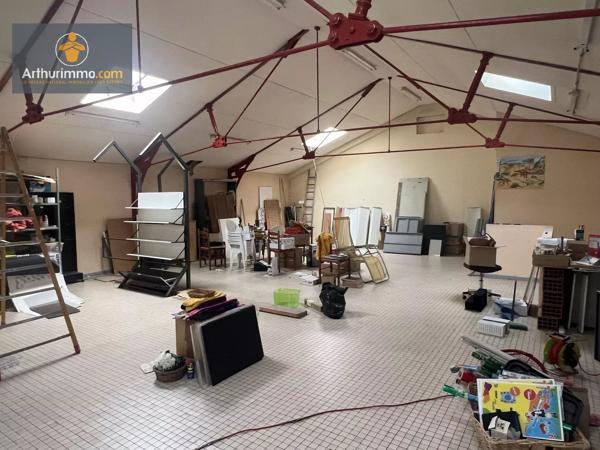 Vente                                                      Local commercial
                        
                     3 pièces                      450 m2                     à Marmande