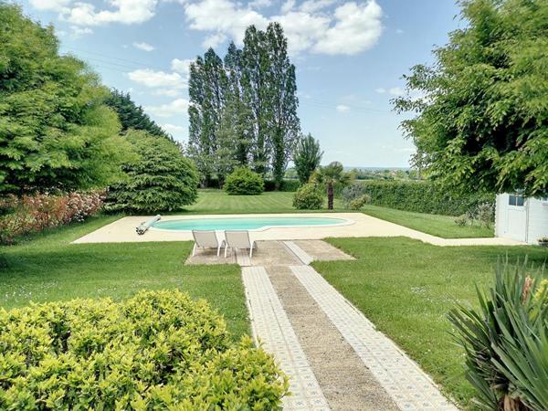 Appartement Cosne Cours Sur Loire 5 pièce(s) 155.80 m2