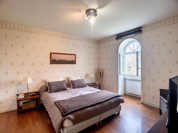 Appartement Cosne Cours Sur Loire 5 pièce(s) 155.80 m2
