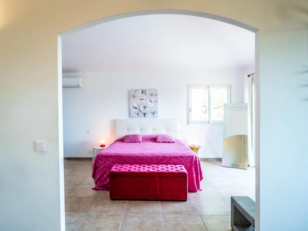 Corse : Solenzara, villa d'architecte pieds dans l'eau