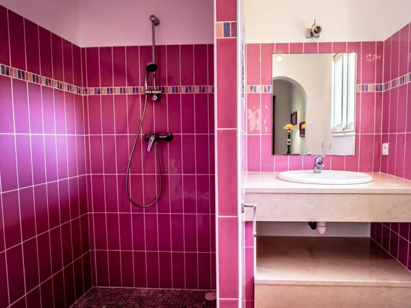 Corse : Solenzara, villa d'architecte pieds dans l'eau