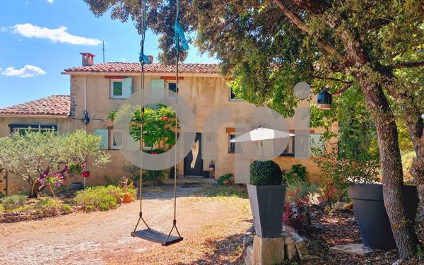 Maison à vendre    3 pièces • 186,35 m2 Reillanne