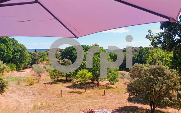 Maison à vendre    3 pièces • 186,35 m2 Reillanne