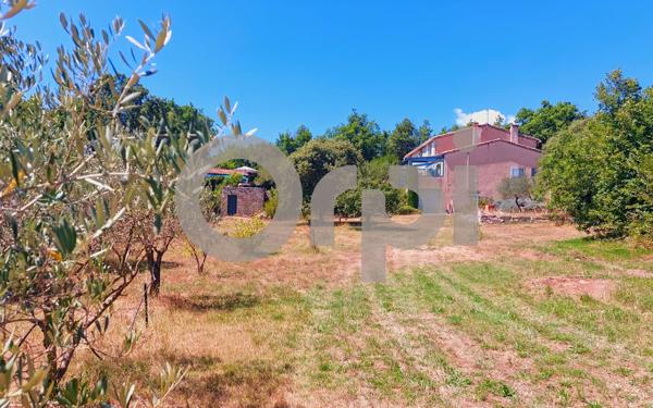 Maison à vendre    3 pièces • 186,35 m2 Reillanne