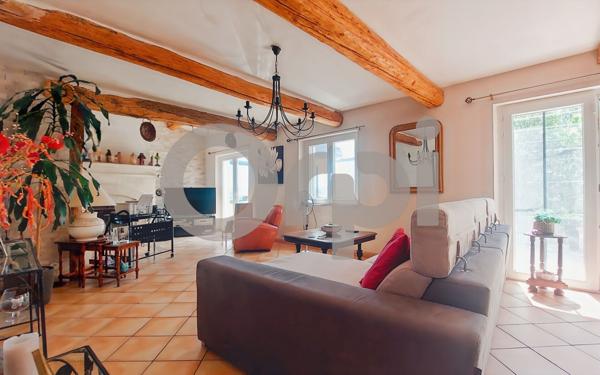 Maison à vendre    3 pièces • 186,35 m2 Reillanne