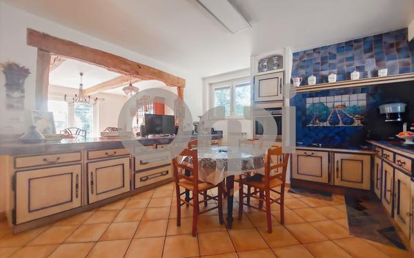 Maison à vendre    3 pièces • 186,35 m2 Reillanne