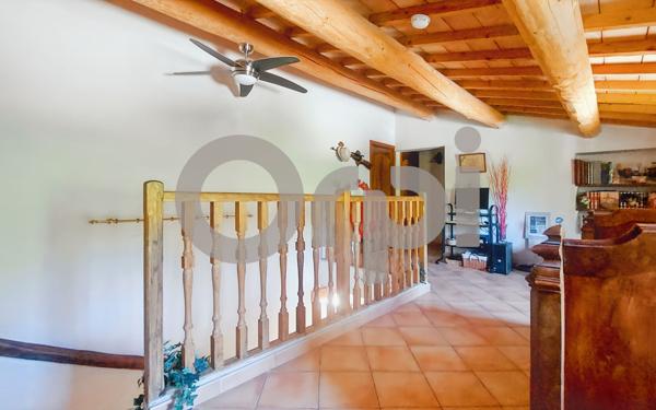 Maison à vendre    3 pièces • 186,35 m2 Reillanne