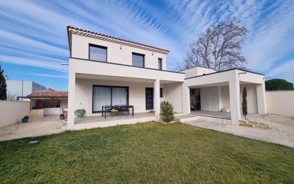 Maison à vendre    5 pièces • 150 m2 Montfavet - Avignon