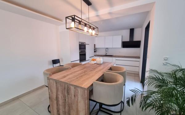 Maison à vendre    5 pièces • 150 m2 Montfavet - Avignon