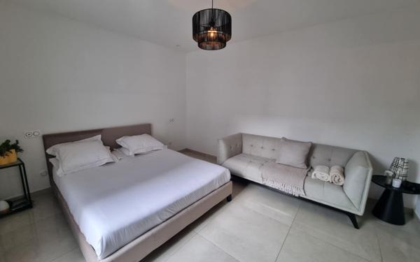 Maison à vendre    5 pièces • 150 m2 Montfavet - Avignon