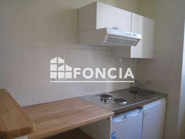 Location Appartement 2 pièces 46.99 m² - 14 PLACE DU 8 MAI 1945 Castres 81100