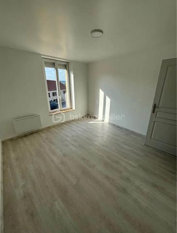 Niché dans un quartier paisible, priche de tt commodités et transports scolaires 

DÉCOUVREZ cette maison à vendre de 106 m², datant de 1948, un véritable havre de paix. Laissez-vous séduire par son ambiance conviviale et son emplacement privilégié à proximité de toutes commodités urbaines.

Cette maison dispose de six pièces spacieuses dont 5 chambres, parfaitement agencées sur deux niveaux, offrant un espace de vie généreux et fonctionnel. Profitez de deux terrasses pour vos moments de détente, ainsi que de deux parkings privés pour votre confort, son sous-sol complet et garage indépendant 

À l'intérieur, les pièces sont baignées de lumière naturelle, avec une cave pour le rangement. Bien entretenue, cette propriété respire authenticité et chaleur.

Proche des transports et des commerces, ne manquez pas cette opportunité unique d'acquérir un bien de caractère. Contactez Marie-Antoinette ADEL pour visiter.
