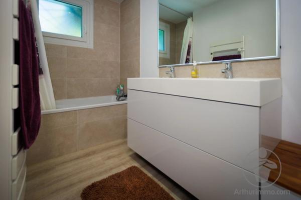 Vente                                                      Maison
                        
                     5 pièces                      160 m2                     à Sanguinet