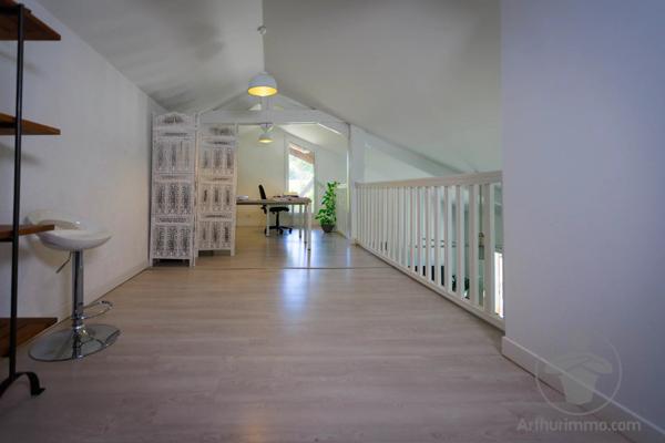 Vente                                                      Maison
                        
                     5 pièces                      160 m2                     à Sanguinet