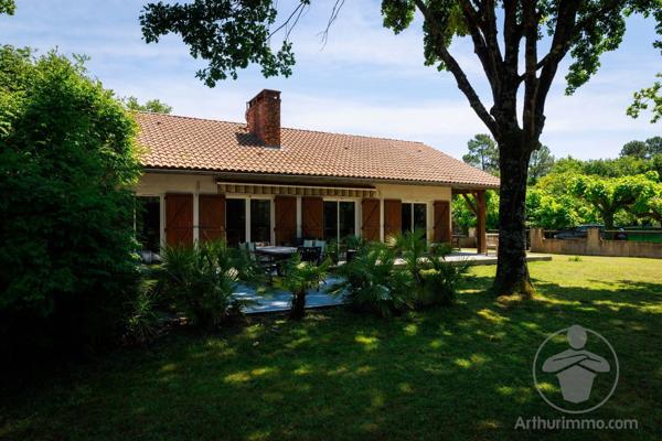 Vente                                                      Maison
                        
                     5 pièces                      160 m2                     à Sanguinet