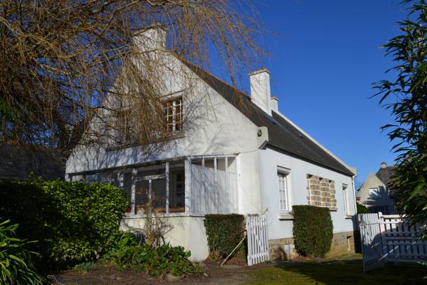 Plougasnou (29630) Plougasnou coeur du bourg, maison 5 chambres sur 1000 m2 de jardin sud.