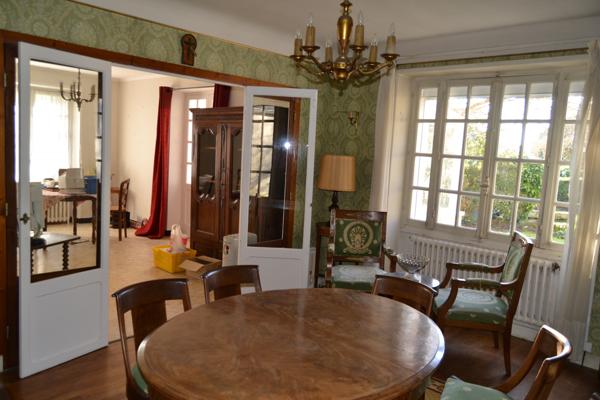 Plougasnou (29630) Plougasnou coeur du bourg, maison 5 chambres sur 1000 m2 de jardin sud.