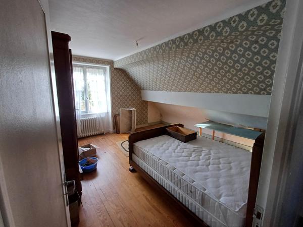 Plougasnou (29630) Plougasnou coeur du bourg, maison 5 chambres sur 1000 m2 de jardin sud.