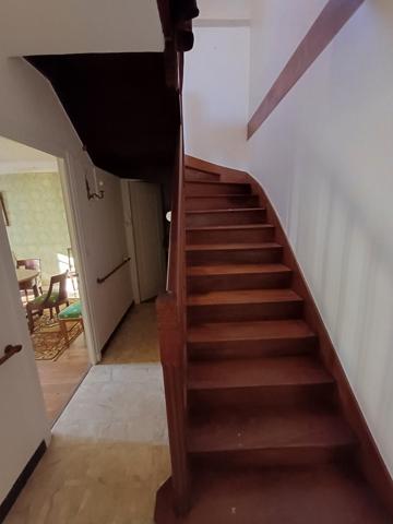 Plougasnou (29630) Plougasnou coeur du bourg, maison 5 chambres sur 1000 m2 de jardin sud.