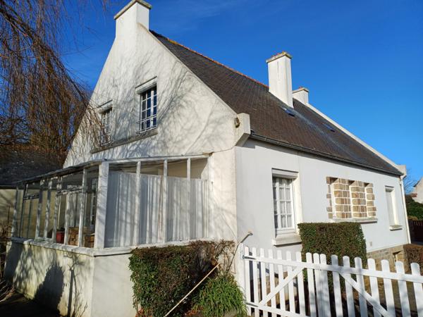 Plougasnou (29630) Plougasnou coeur du bourg, maison 5 chambres sur 1000 m2 de jardin sud.